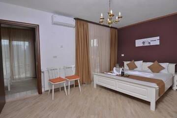 Фото номера Апартаменты с балконом Гостевой дом Casa Marina г. Ешелница 2