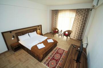 Фото номера King Room with Balcony and Danube View Гостевой дом Mai Danube г. Ешелница 2
