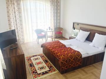 Фото номера King Room with Balcony and Danube View Гостевой дом Mai Danube г. Ешелница 4